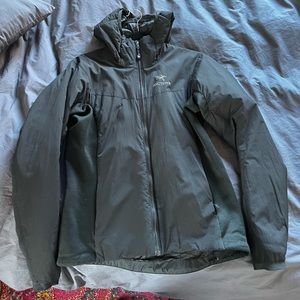 Arc’teryx Atom LT hoodie in black, women’s M. excellent condition